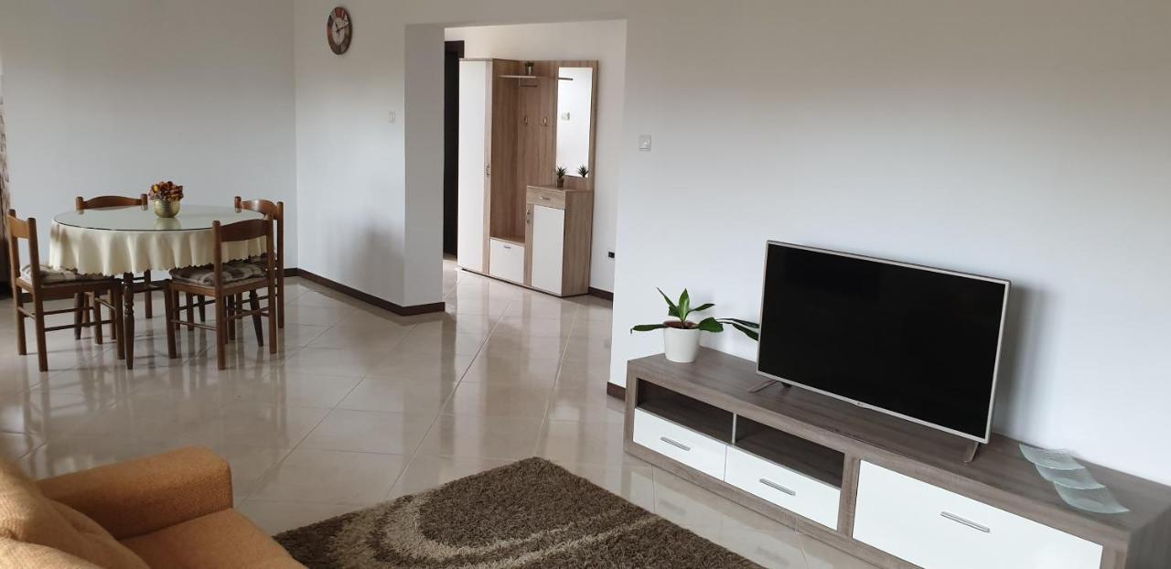 Apartman Lena Pula Exterior photo